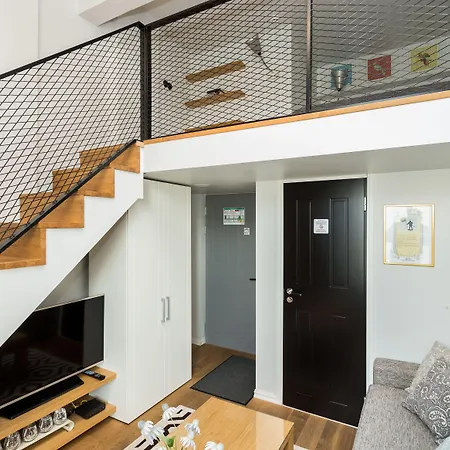 Angleterre Apartman *