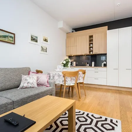 Angleterre Apartman *